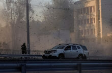 Mπάραζ ρωσικών επιθέσεων στο Κίεβο και άλλες πόλεις