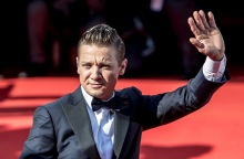 Τζέρεμι Ρένερ