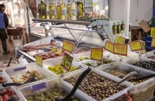 Καθαρά Δευτέρα - Καταστήματα