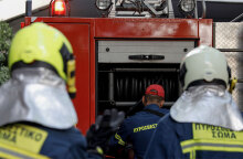 Φωτιά σε λεωφορείο που εκτελούσε το δρομολόγιο Αθήνα-Θεσσαλονίκη – Ταλαιπωρία για δεκάδες επιβάτες (VIDEO)