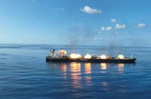 πλοιο ανατιναζεται