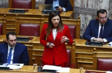 Η Υπουργός Οικογένειας Σοφία Ζαχαράκη