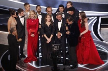 Oscars 2022: Στο CODA βραβείο Καλύτερης Ταινίας - Το καστ της ταινίας παρέλαβε το αγαλματίδιο