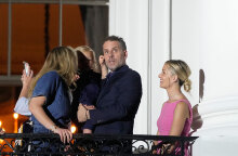 Ο Χάντερ Μπάιντεν στο μπαλκόνι του Λευκού Οίκου