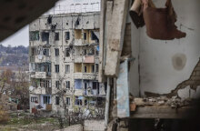 Βομβαρδισμένο κτίριο στη νότια Ουκρανία