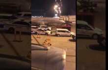 AMERICAN AIR FLIGHT EVACUATED AT MIAMI - BOMB THREAT (FOOTAGE)