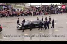 Bodyguards run alongside North Korean Leader Kim Jong Un’s Limo | Kim - Trump Summit 2019