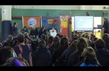 Ionas goes to schooll. Ο Ιωνάς πάει Σχολείο.