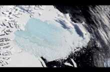 Vast iceberg splits from Antarctic ice shelf