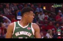 Highlights: Giannis Antetokounmpo 24 Points v. Bulls | 10.06.17