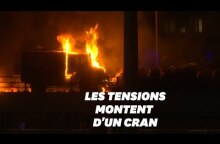 À Hong Kong, la police menace de tirer à balles réelles après un week-end de tensions