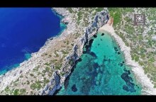 Το άγνωστο ελληνικό νησί σε σχήμα κροκόδειλου με το ναυάγιο και την εξωτική παραλία Πρώτη Μεσσηνίας