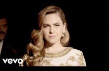 Ρένα Μόρφη a.k.a. Σούλη Ανατολή - Όταν Σου Χορεύω (Official Music Video)