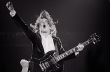 Ο κιθαρίστας των AC/DC, Angus Young