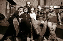 Η Μ. Σπυράτου με το θίασο