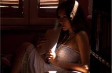 Η Fide Koksal μας στέλνει ένα τραγούδι κι ένα video