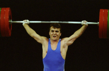 Πέθανε ο θρύλος της άρσης βαρών Ναΐμ Σουλεϊμάνογλου - ήταν μόλις 50 ετών