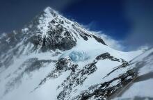 Απαγόρευση σε τυφλούς και ακρωτηριασμένους να ανεβαίνουν στο Έβερεστ 