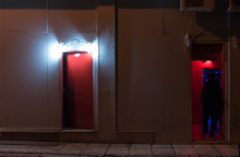 Εργασία στο σεξ: Να διώκεται ο πορνοπελάτης; 