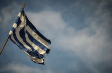 Ελληνική σημαία - Συννεφιά