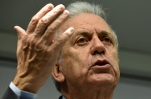 avramopoulos2423423423423.jpg