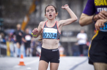 H 12χρονη Γλυκερία που κέρδισε τις εντυπώσεις στον Ημιμαραθώνιο 