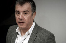 theodorakis.jpg