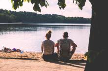 couple-lake-nature-102734.jpg
