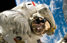 1280px-piers_sellers_spacewalk.0.0.jpg