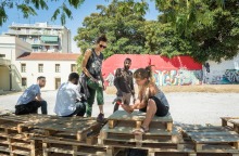 © Θανάσης Καρατζάς