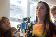 ROBOGIRLS - COSMOTE