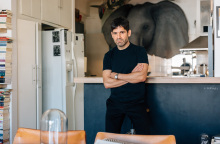 Ο Μενέλαος Καραμαγγιώλης αλλάζει χρονιά στο Athens Voice Radio 102.5 