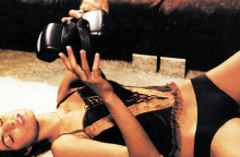 Βρήκα μερικές βιντεοκάμερες που έχουν 3 CCD αλλά μόλις 400.000 pixels και τις πουλάνε πανάκριβα. Έχω μπερδευτεί τελείως. Πώς είναι δυνατόν να πουλάνε τόσο ακριβά μια κάμερα με τόσο μικρή ανάλυση;