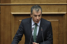 Σταύρος Θεοδωράκης / Βουλή 