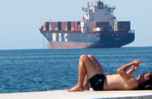 Τουρίστας στη Νέα Παραλία Θεσσαλονίκης