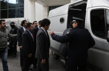 8 Τούρκοι αξιωματικοί