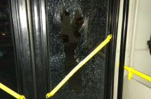 Επίθεση με πέτρες σε λεωφορείο στη Μεταμόρφωση