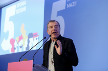 Σταύρος Θεοδωράκης