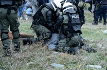 Επεισόδια στα Διαβατά Θεσσαλονίκης μεταξύ προσφύγων-μεταναστών και ΜΑΤ