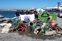 Βυθός... χωματερή στη Νάουσα Πάρου