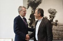 Τζέφρι Πάιατ - Σταύρος Θεοδωράκης