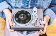 Record Store Day 2019: Οι εκδηλώσεις και οι κυκλοφορίες που ετοιμάζουν τα δισκοπωλεία σε όλη την Ελλάδα 