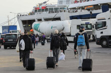 Έξοδος των εκδρομέων του Πάσχα στο λιμάνι του Πειραιά  