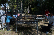 Σούβλισμα αρνιού - Πάσχα