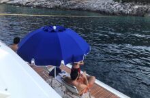 Οι χαλαρές διακοπές του Τσίπρα στο κότερο