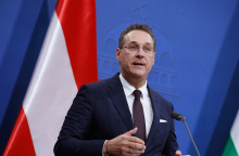 Χάινς Κρίστιαν Στράχε 