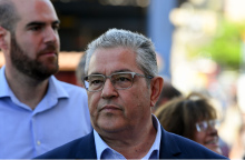 Στο εκλογικό περίπτερο του ΚΚΕ στο Περιστέρι ο Δ. Κουτσούμπας 