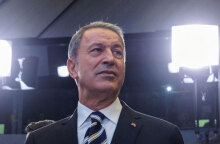 Χουλουσί Ακάρ