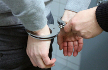 handcuffs-2102488_1280.jpg