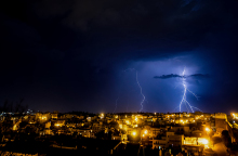 Νυχτερινή καταιγίδα στη Θεσσαλονίκη